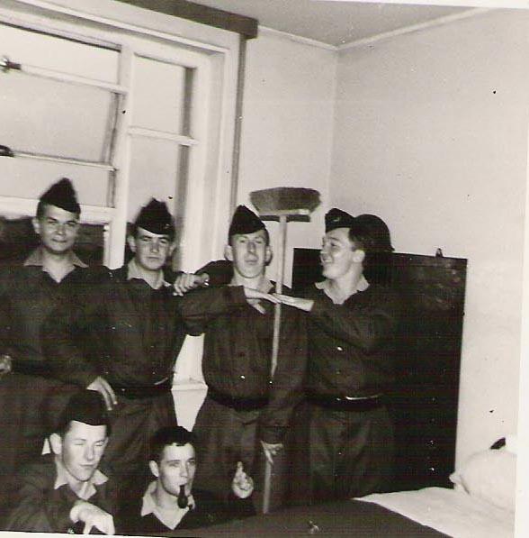 Ba 13.jpg - Base aerienne 132  colmar (dans notre chambre)
